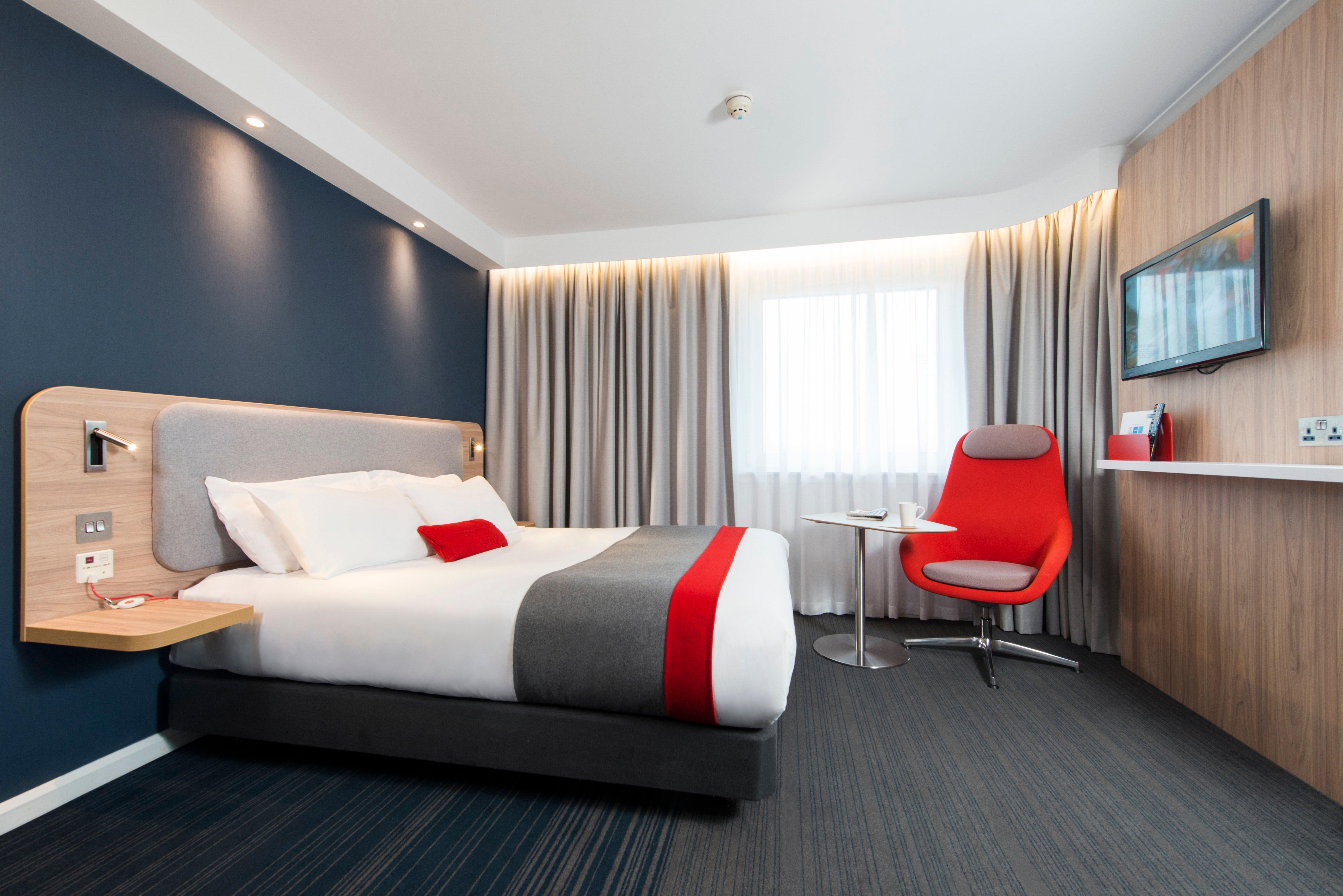 Holiday Inn Express Milton Keynes, An Ihg Hotel Εξωτερικό φωτογραφία