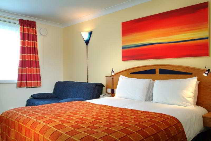 Holiday Inn Express Milton Keynes, An Ihg Hotel Δωμάτιο φωτογραφία