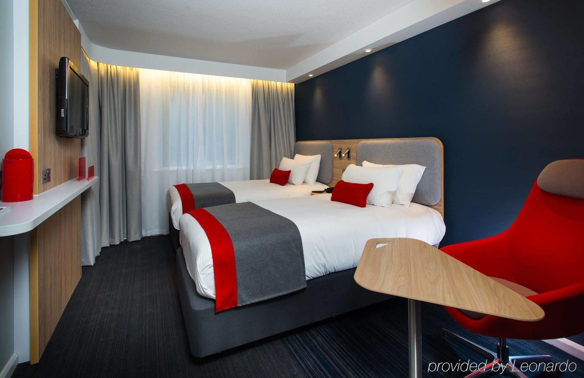 Holiday Inn Express Milton Keynes, An Ihg Hotel Εξωτερικό φωτογραφία